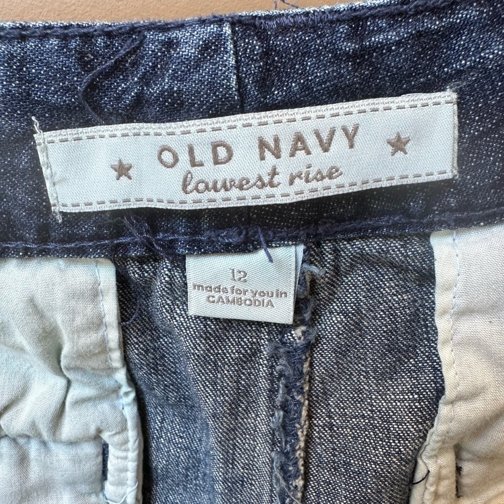 Old Navy Shorts - Picture 2 of 3